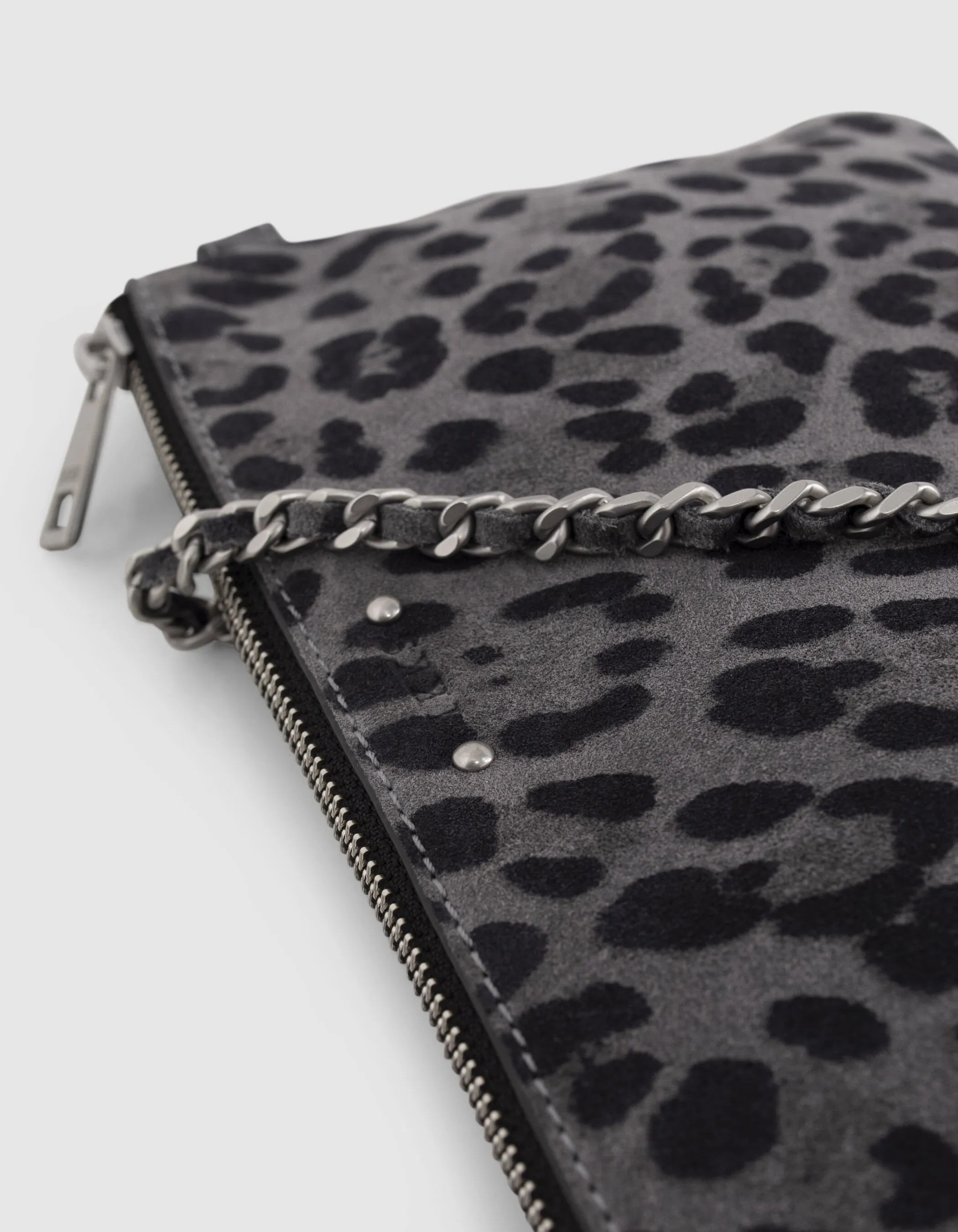 La pochette 111 gris cuir velours motif léopard Femme