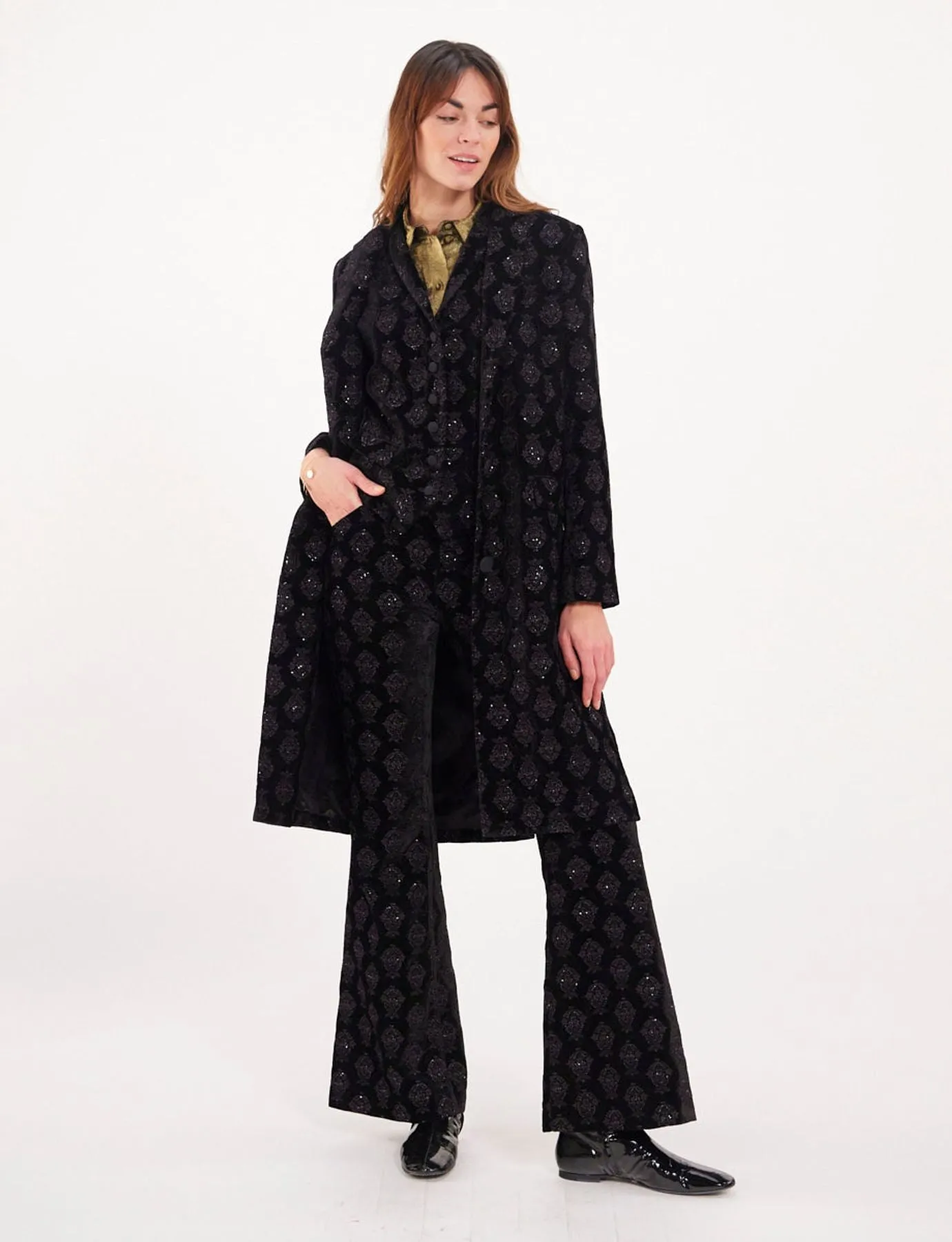 Manteau Franck noir velours brodé